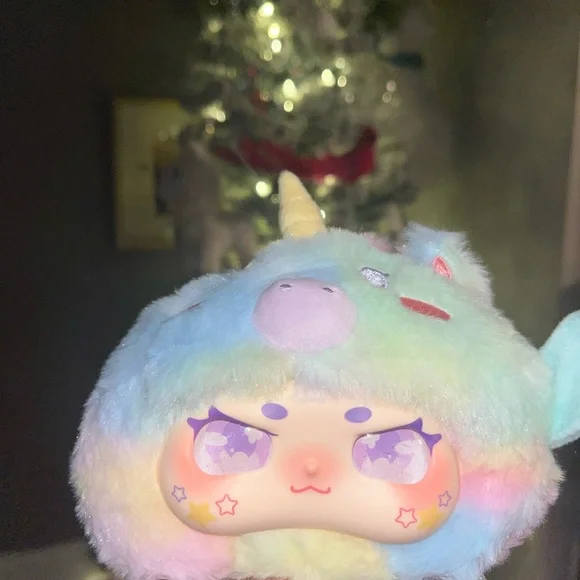 She’s a SECRET Unicorn 🦄 Idol - Picture 4 of 5